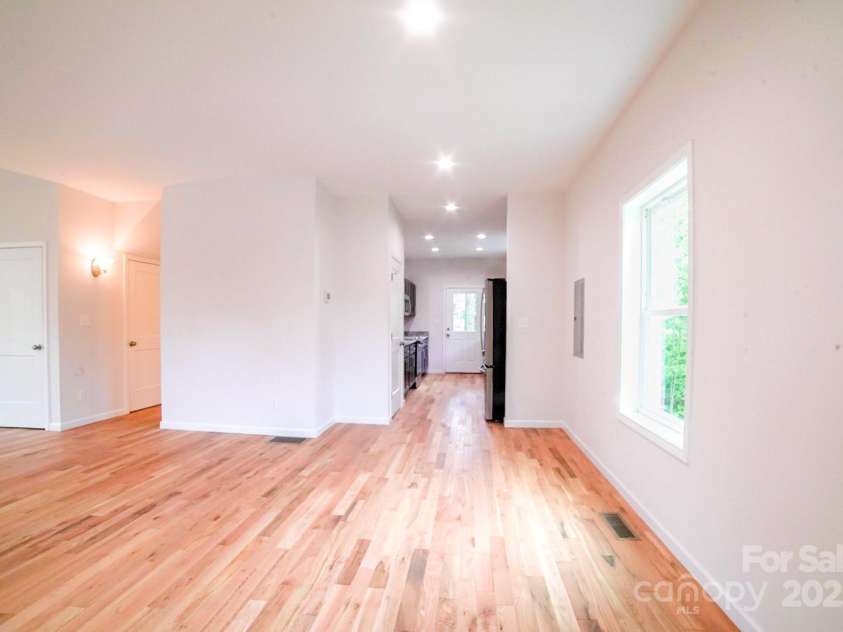 7 Berry Crest Lane, Arden, NC 28704.  MLS# CAR4259571, YatesRealty ID 31466. 