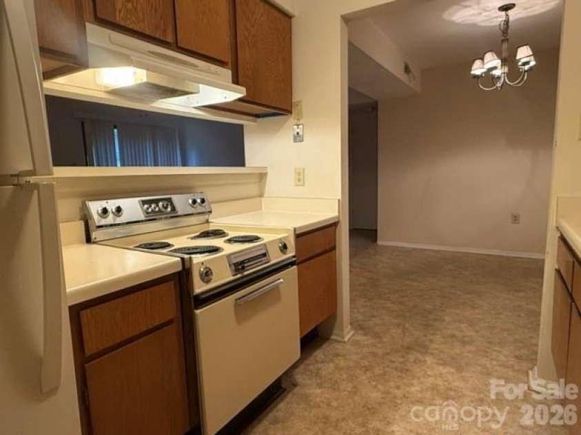 5024 Sardis Road, Charlotte, NC 28270.  MLS# CAR4392912, YatesRealty ID 31467. 