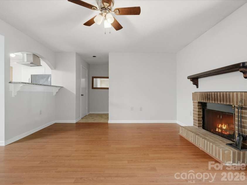 5024 Sardis Road, Charlotte, NC 28270.  MLS# CAR4428973, YatesRealty ID 31467. 