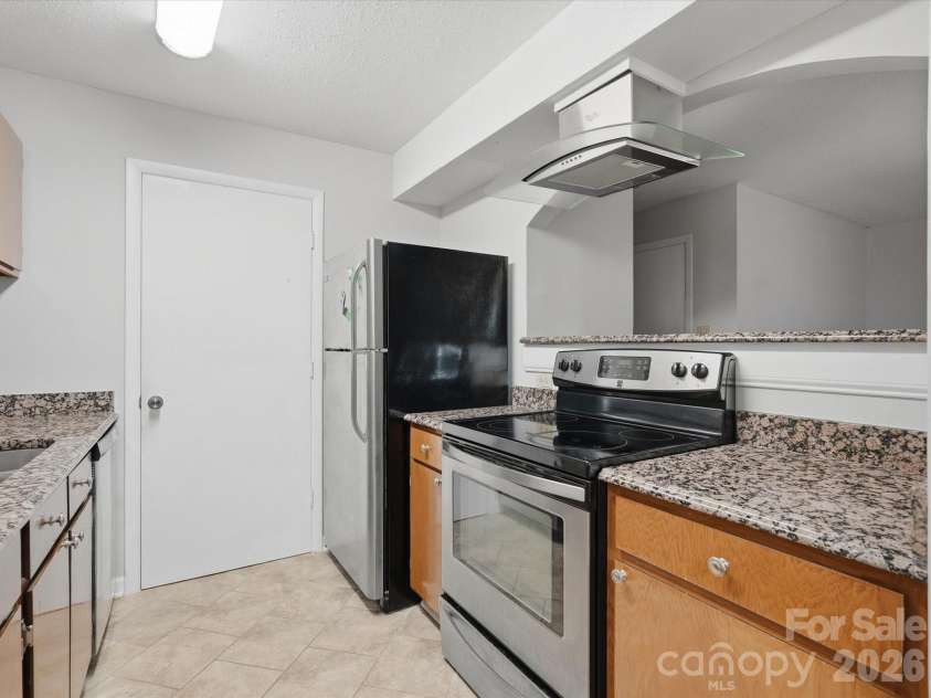 5024 Sardis Road, Charlotte, NC 28270.  MLS# CAR4428973, YatesRealty ID 31467. 