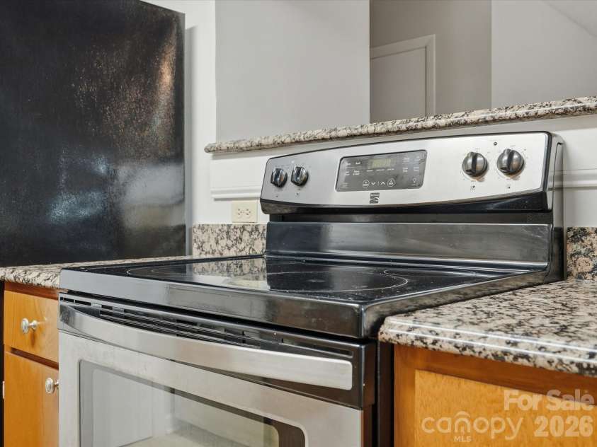 5024 Sardis Road, Charlotte, NC 28270.  MLS# CAR4428973, YatesRealty ID 31467. 