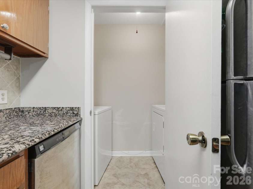5024 Sardis Road, Charlotte, NC 28270.  MLS# CAR4428973, YatesRealty ID 31467. 