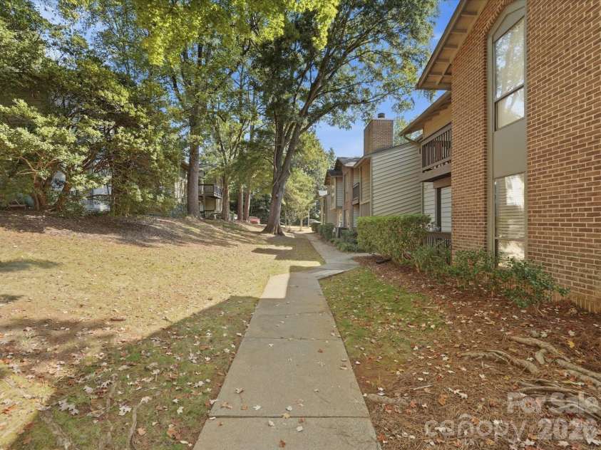 5024 Sardis Road, Charlotte, NC 28270.  MLS# CAR4428973, YatesRealty ID 31467. 