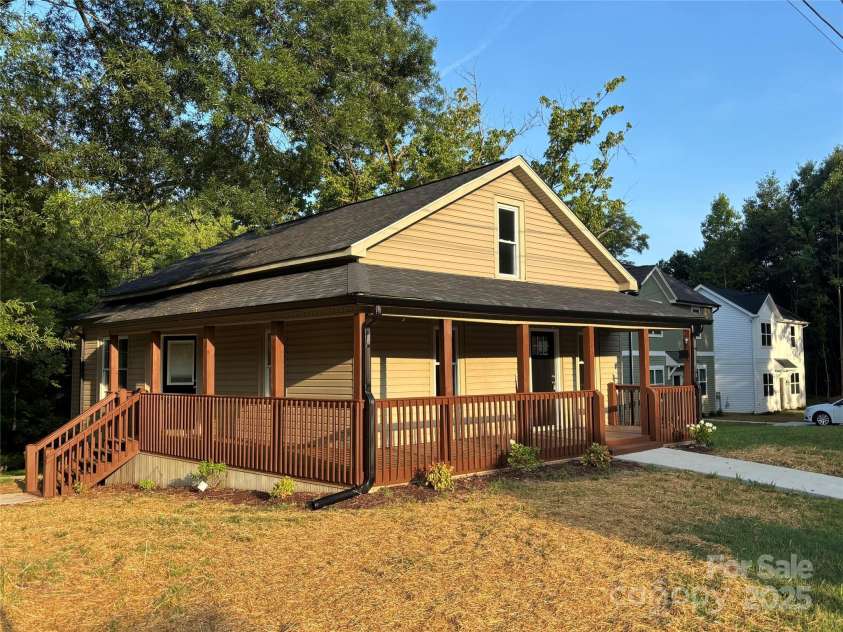 638 Old Salisbury Road, Statesville, NC 28677.  MLS# CAR4282681, YatesRealty ID 31467. 