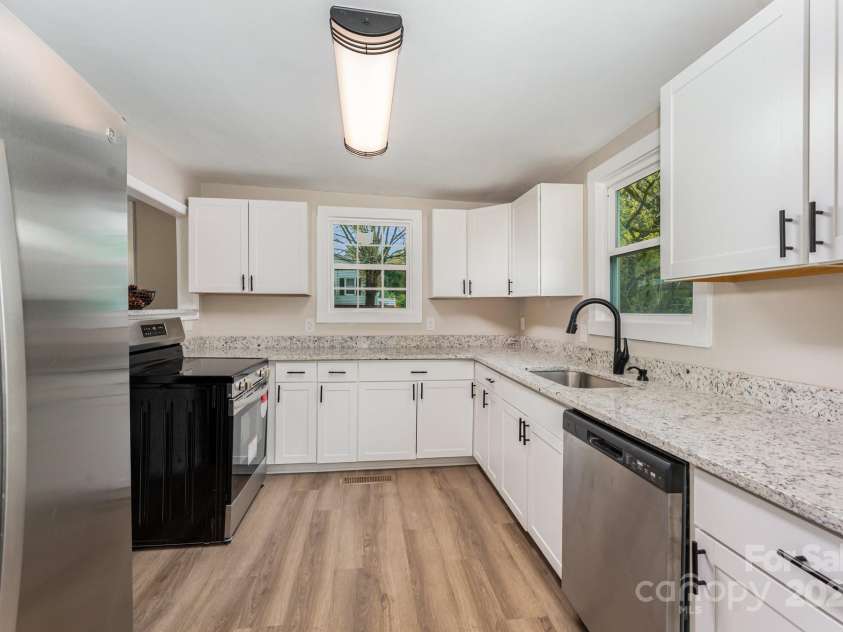 638 Old Salisbury Road, Statesville, NC 28677.  MLS# CAR4317172, YatesRealty ID 31467. 