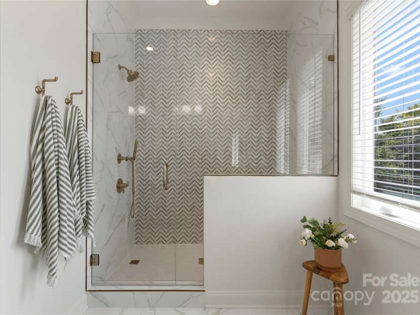 4211 Walker Road, Charlotte, NC 28211.  MLS# CAR4286850, YatesRealty ID 31469. 