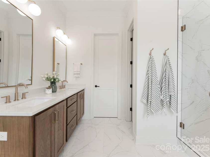 4211 Walker Road, Charlotte, NC 28211.  MLS# CAR4286850, YatesRealty ID 31469. 