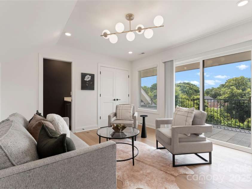 4211 Walker Road, Charlotte, NC 28211.  MLS# CAR4286850, YatesRealty ID 31469. 