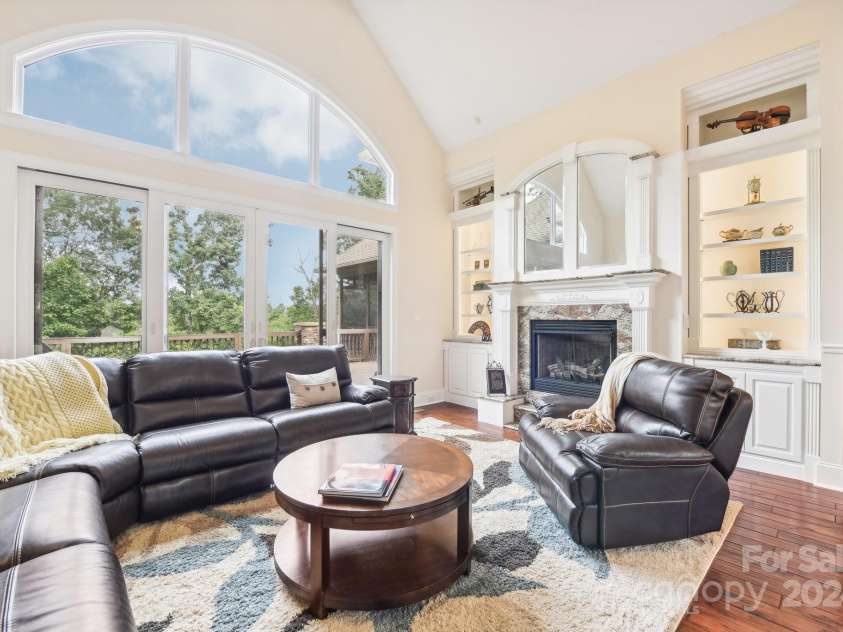 1430 Rocky Cove Lane, Denton, NC 27239.  MLS# CAR4177726, YatesRealty ID 3147. Great room