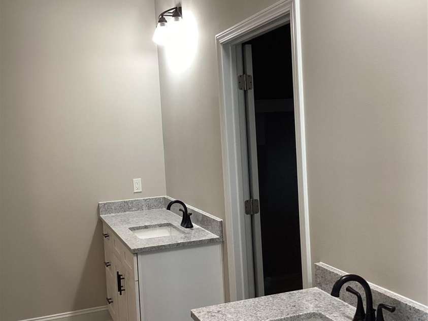 170 Smoke Lane, Salisbury, NC 28147.  MLS# CAR4297533, YatesRealty ID 3147. Master bath