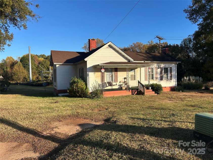 20128 Zion Avenue, Cornelius, NC 28031.  MLS# CAR4317986, YatesRealty ID 3147. 