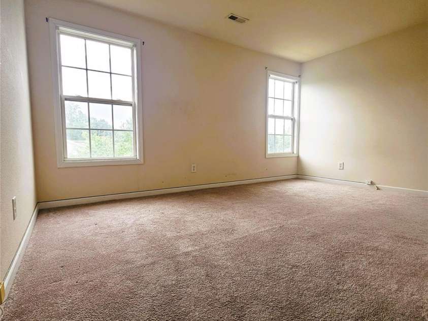 1162 Plaza Walk Drive, Charlotte, NC 28215.  MLS# CAR4289612, YatesRealty ID 31471. 