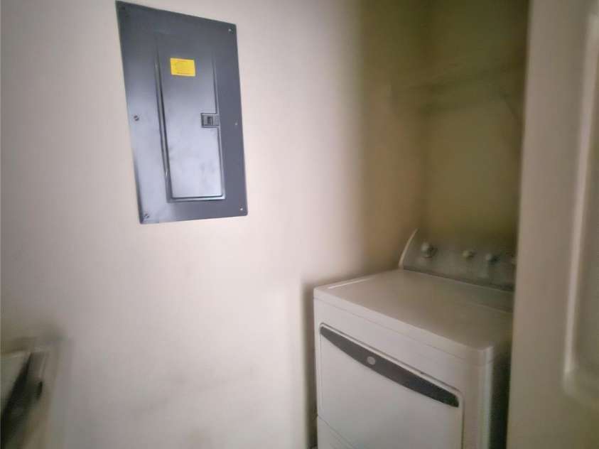 1162 Plaza Walk Drive, Charlotte, NC 28215.  MLS# CAR4289612, YatesRealty ID 31471. 