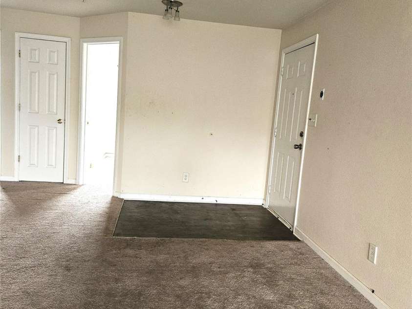 1162 Plaza Walk Drive, Charlotte, NC 28215.  MLS# CAR4289612, YatesRealty ID 31471. 