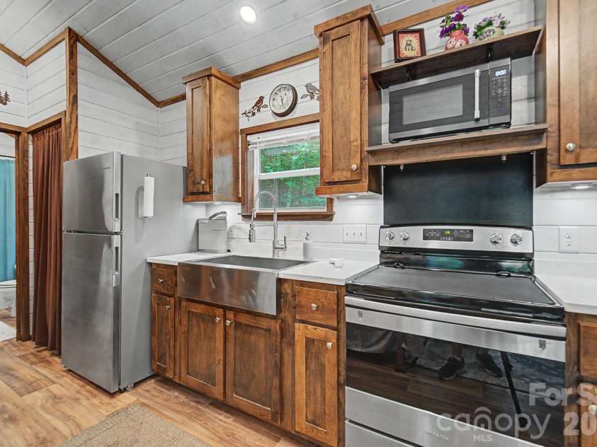 243 Jonquil Woods Road, Franklin, NC 28734.  MLS# CAR4394222, YatesRealty ID 31472. 