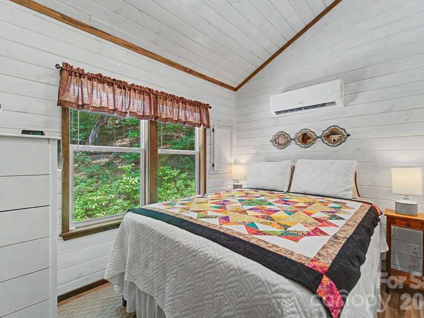 243 Jonquil Woods Road, Franklin, NC 28734.  MLS# CAR4394222, YatesRealty ID 31472. 