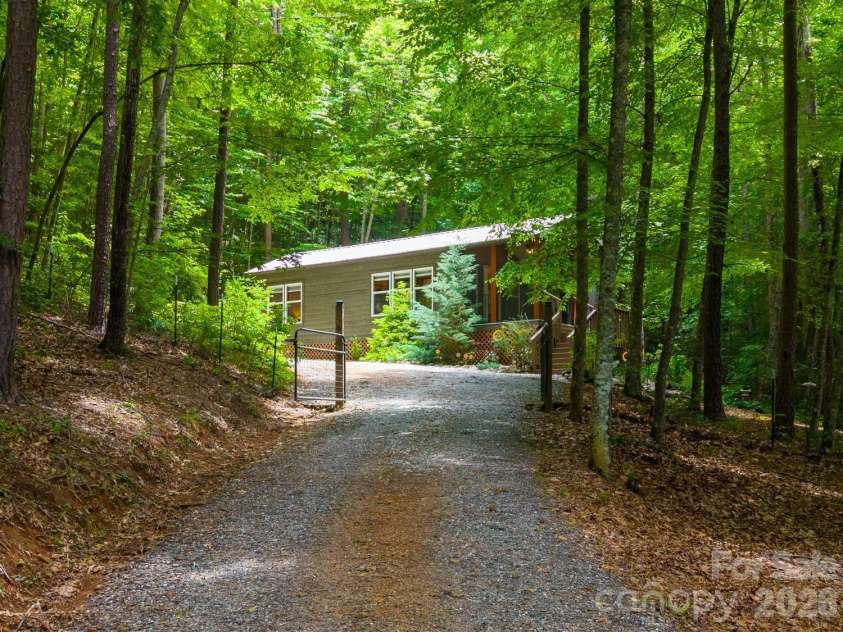 243 Jonquil Woods Road, Franklin, NC 28734.  MLS# CAR4394222, YatesRealty ID 31472. 