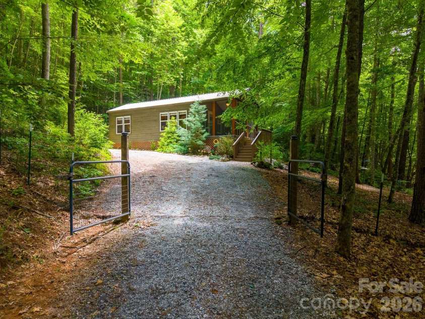 243 Jonquil Woods Road, Franklin, NC 28734.  MLS# CAR4394222, YatesRealty ID 31472. 