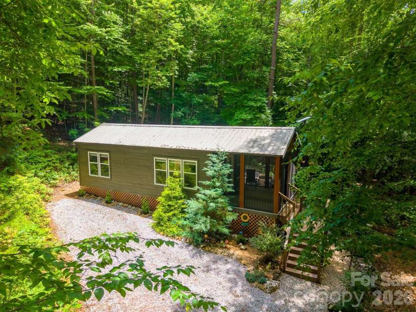 243 Jonquil Woods Road, Franklin, NC 28734.  MLS# CAR4394222, YatesRealty ID 31472. 