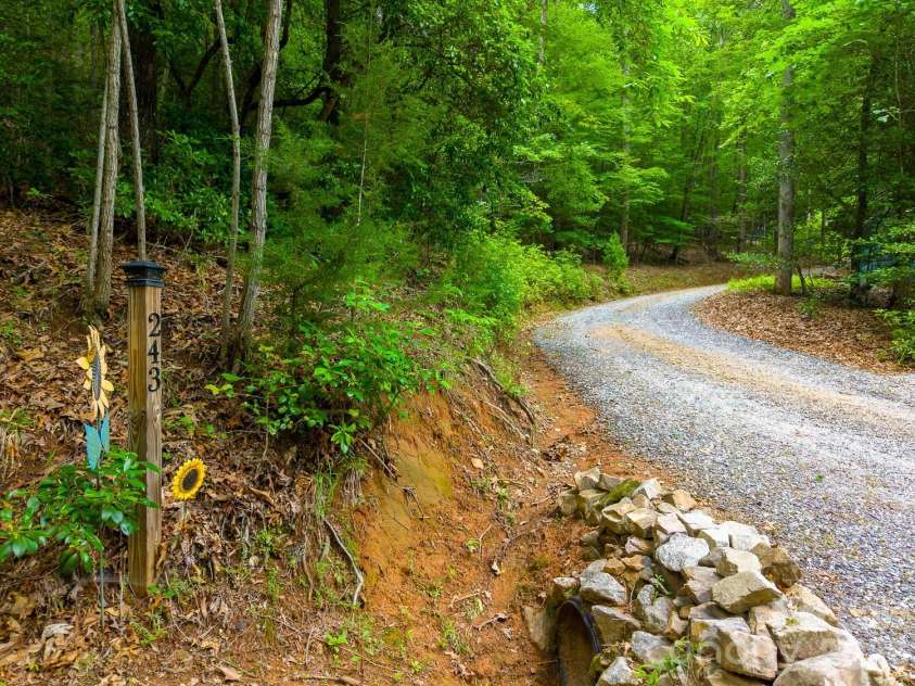 243 Jonquil Woods Road, Franklin, NC 28734.  MLS# CAR4394222, YatesRealty ID 31472. 