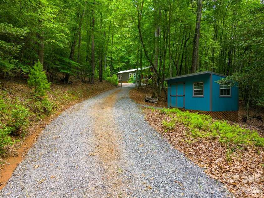 243 Jonquil Woods Road, Franklin, NC 28734.  MLS# CAR4394222, YatesRealty ID 31472. 