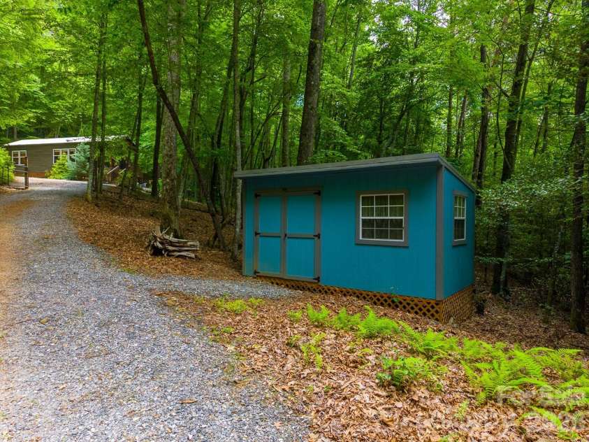 243 Jonquil Woods Road, Franklin, NC 28734.  MLS# CAR4394222, YatesRealty ID 31472. 