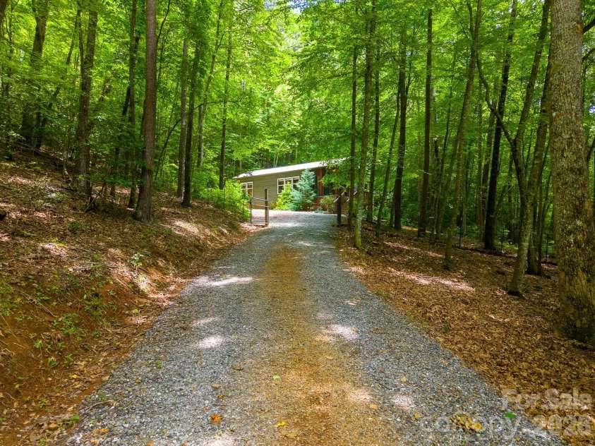 243 Jonquil Woods Road, Franklin, NC 28734.  MLS# CAR4394222, YatesRealty ID 31472. 
