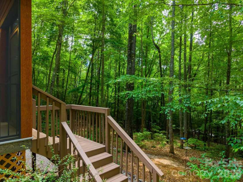 243 Jonquil Woods Road, Franklin, NC 28734.  MLS# CAR4394222, YatesRealty ID 31472. 