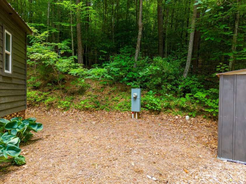 243 Jonquil Woods Road, Franklin, NC 28734.  MLS# CAR4394222, YatesRealty ID 31472. 