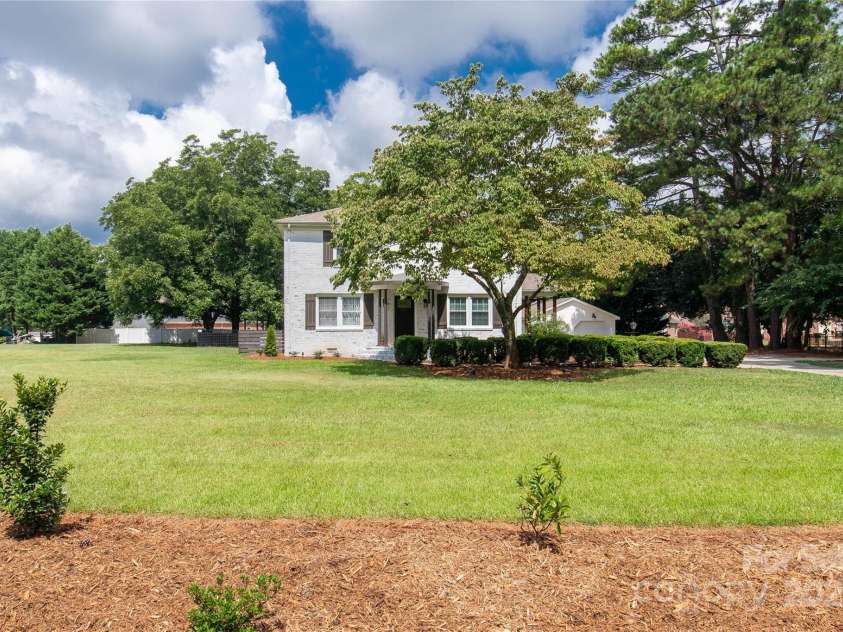 931 Museum Road, Rock Hill, SC 29732.  MLS# CAR4285254, YatesRealty ID 31472. 