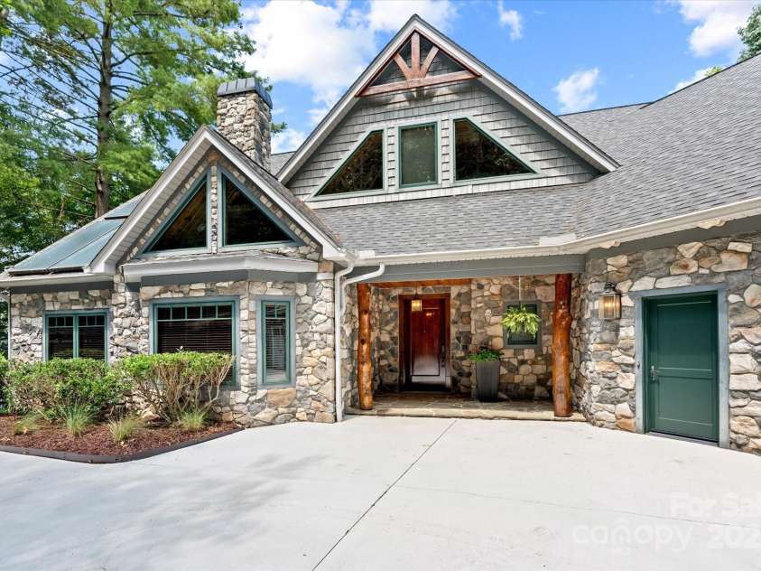 16 Royal Vista Way, Granite Falls, NC 28630.  MLS# CAR4285044, YatesRealty ID 31475. 