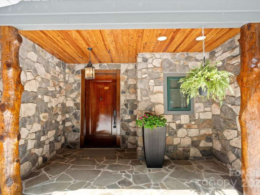 16 Royal Vista Way, Granite Falls, NC 28630.  MLS# CAR4285044, YatesRealty ID 31475. 