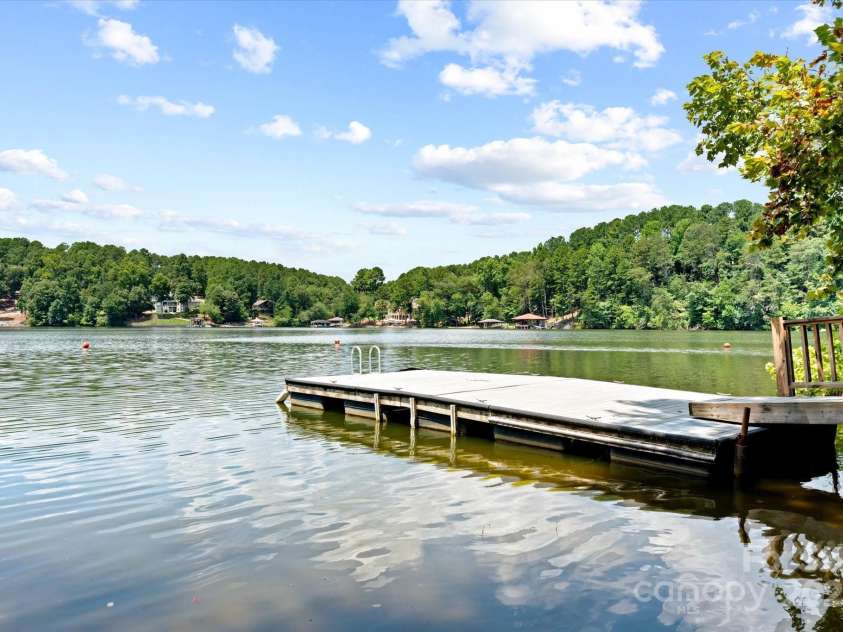 16 Royal Vista Way, Granite Falls, NC 28630.  MLS# CAR4285044, YatesRealty ID 31475. 