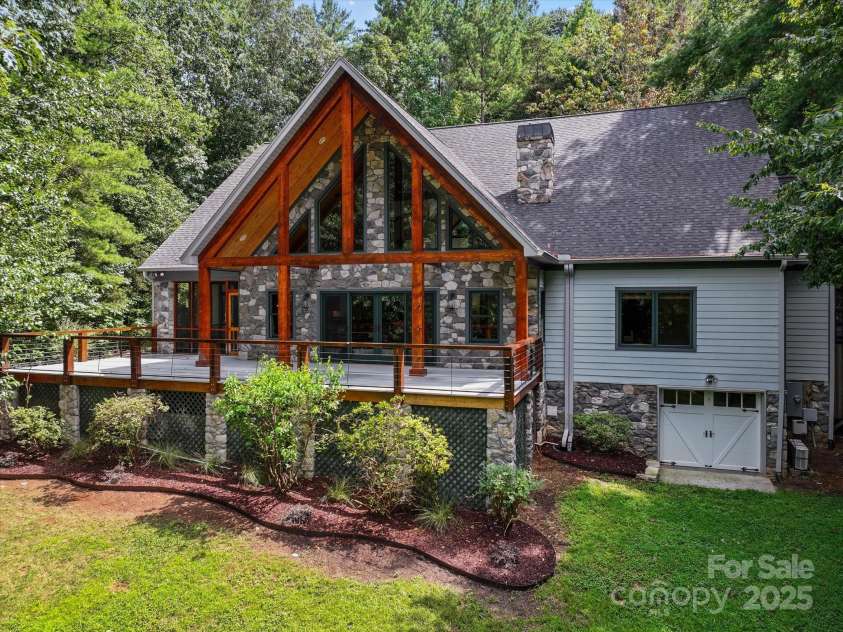 16 Royal Vista Way, Granite Falls, NC 28630.  MLS# CAR4285044, YatesRealty ID 31475. 