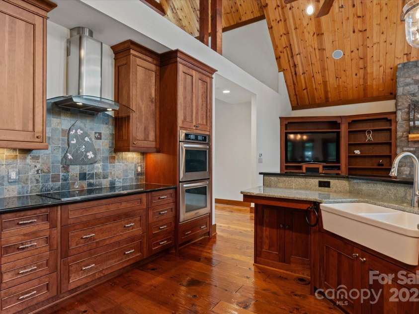 16 Royal Vista Way, Granite Falls, NC 28630.  MLS# CAR4285044, YatesRealty ID 31475. 