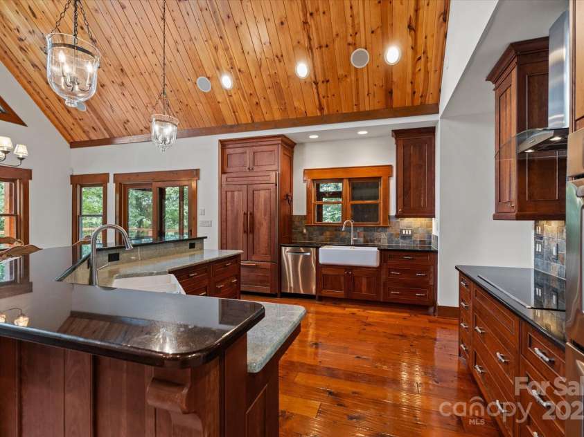 16 Royal Vista Way, Granite Falls, NC 28630.  MLS# CAR4285044, YatesRealty ID 31475. 