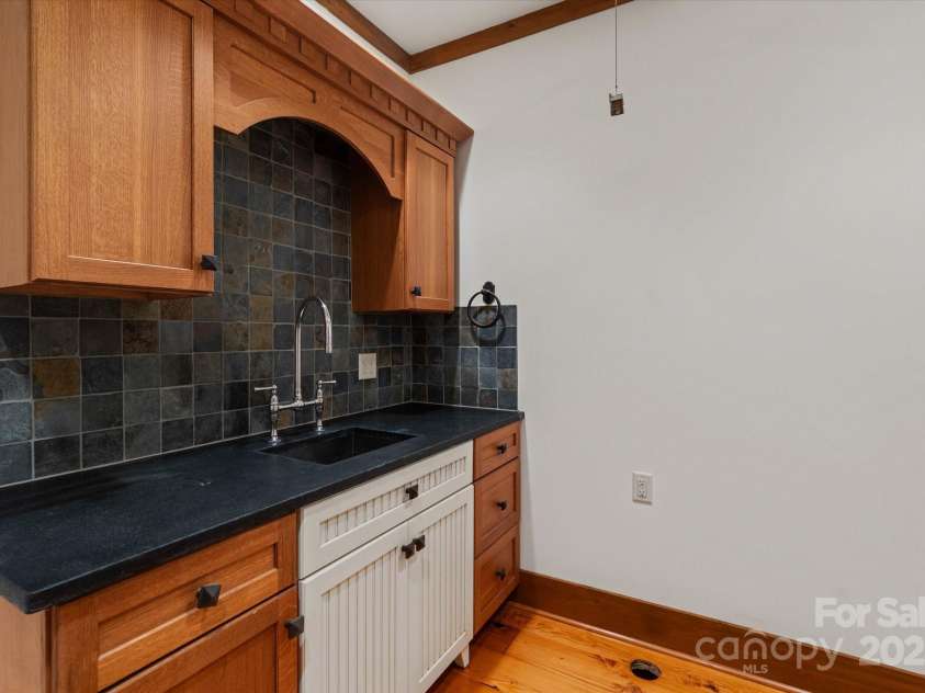 16 Royal Vista Way, Granite Falls, NC 28630.  MLS# CAR4285044, YatesRealty ID 31475. 