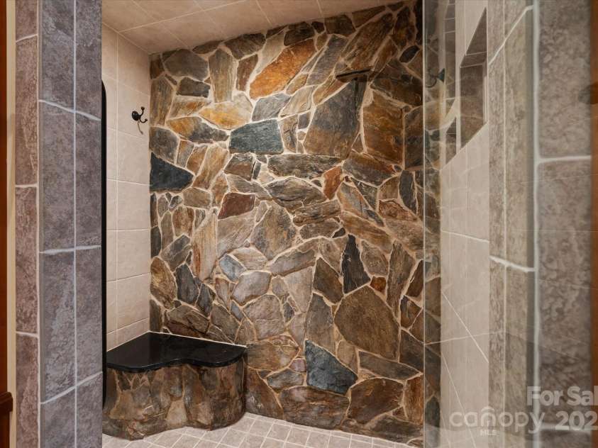 16 Royal Vista Way, Granite Falls, NC 28630.  MLS# CAR4285044, YatesRealty ID 31475. 