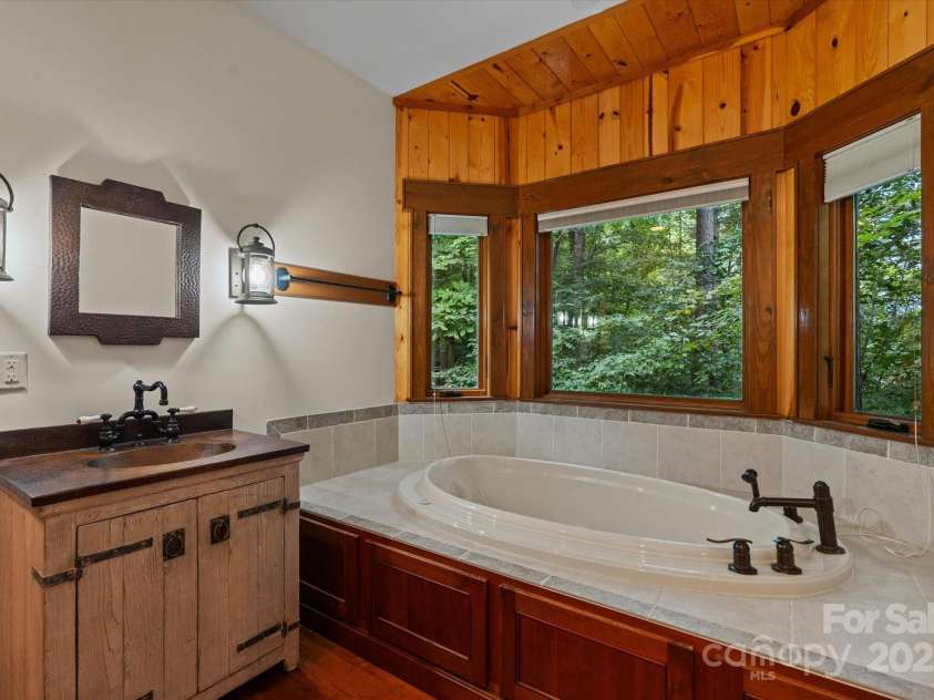 16 Royal Vista Way, Granite Falls, NC 28630.  MLS# CAR4285044, YatesRealty ID 31475. 