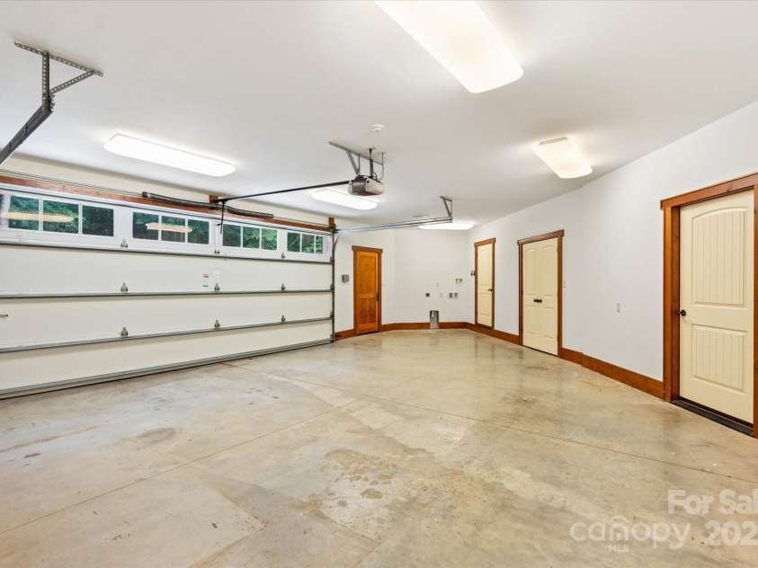 16 Royal Vista Way, Granite Falls, NC 28630.  MLS# CAR4285044, YatesRealty ID 31475. 