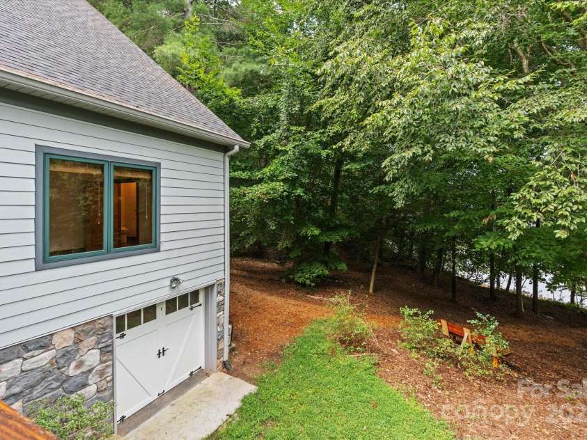 16 Royal Vista Way, Granite Falls, NC 28630.  MLS# CAR4285044, YatesRealty ID 31475. 