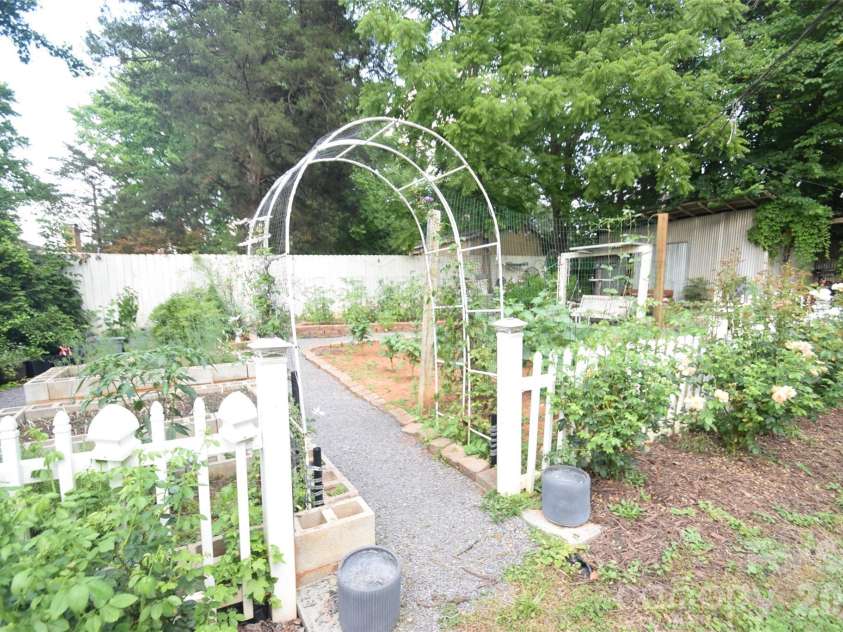 8202 Lawyers Road, Mint Hill, NC 28227.  MLS# CAR4393920, YatesRealty ID 31475. 
