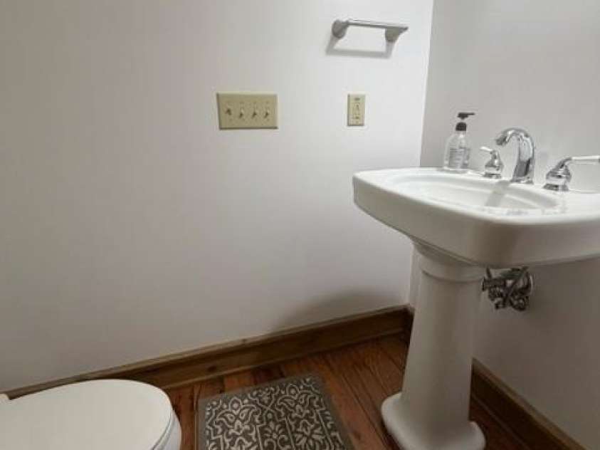 47 Falls Crossing Road, Burnsville, NC 28714.  MLS# CAR4393417, YatesRealty ID 31476. HALF-BATH ON MAIN