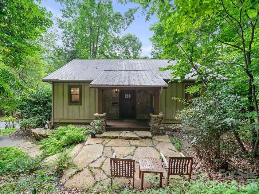 47 Falls Crossing Road, Burnsville, NC 28714.  MLS# CAR4393417, YatesRealty ID 31476. STONE PATIO