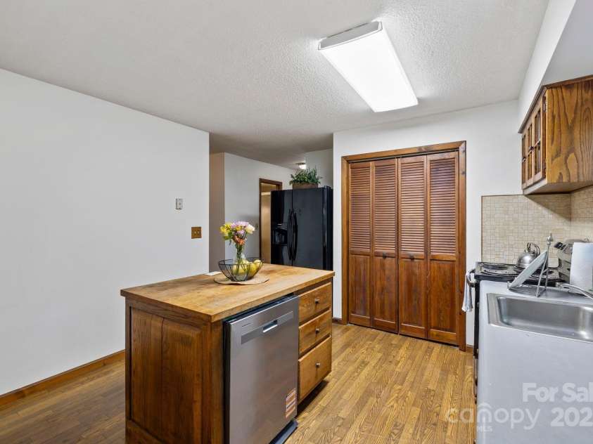 916 Coopers Gap Road, Mill Spring, NC 28756.  MLS# CAR4285214, YatesRealty ID 31476. 