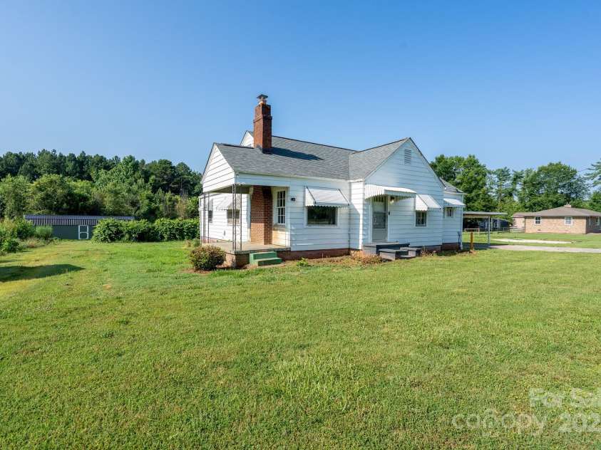 2125 Ridge Road, Salisbury, NC 28144.  MLS# CAR4275136, YatesRealty ID 31478. 