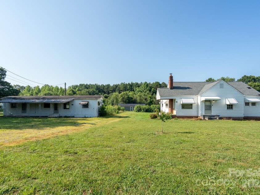 2125 Ridge Road, Salisbury, NC 28144.  MLS# CAR4275136, YatesRealty ID 31478. 