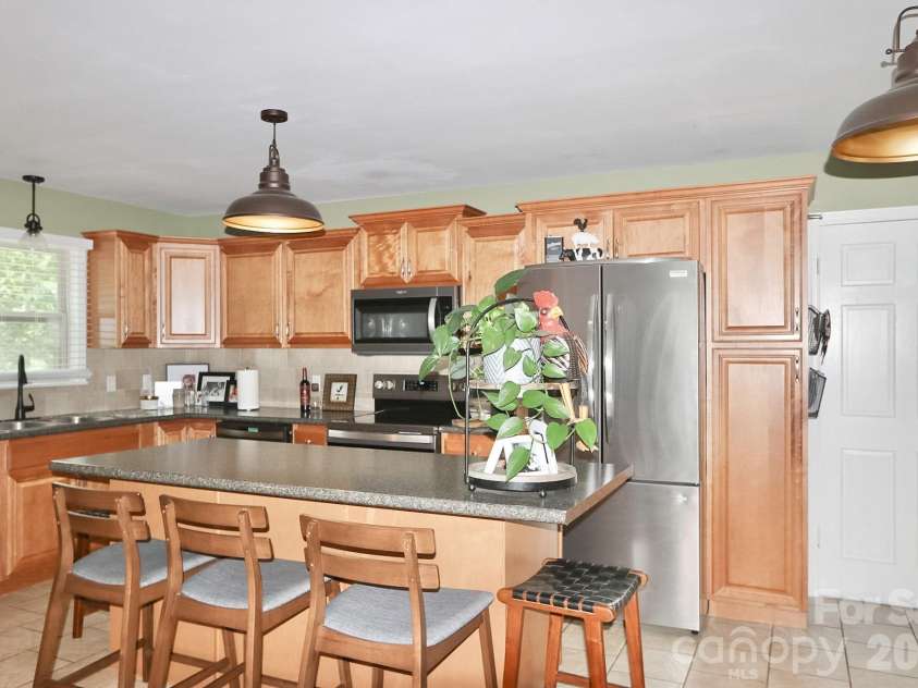4220 Mae-Len Drive, Winston Salem, NC 27107.  MLS# CAR4394128, YatesRealty ID 31478. 