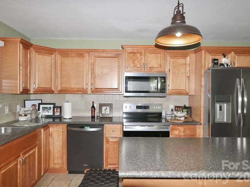 4220 Mae-Len Drive, Winston Salem, NC 27107.  MLS# CAR4394128, YatesRealty ID 31478. 