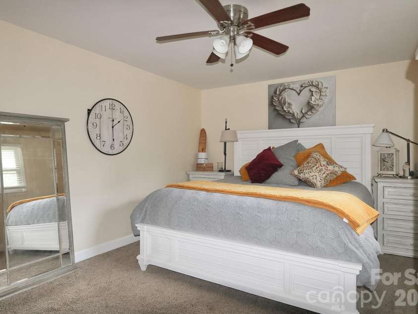 4220 Mae-Len Drive, Winston Salem, NC 27107.  MLS# CAR4394128, YatesRealty ID 31478. 